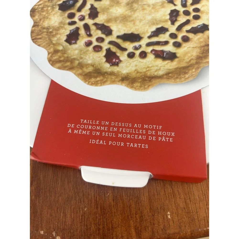 Williams Sonoma Holly Wreath Pie Crust Cutter 12 inch NEW